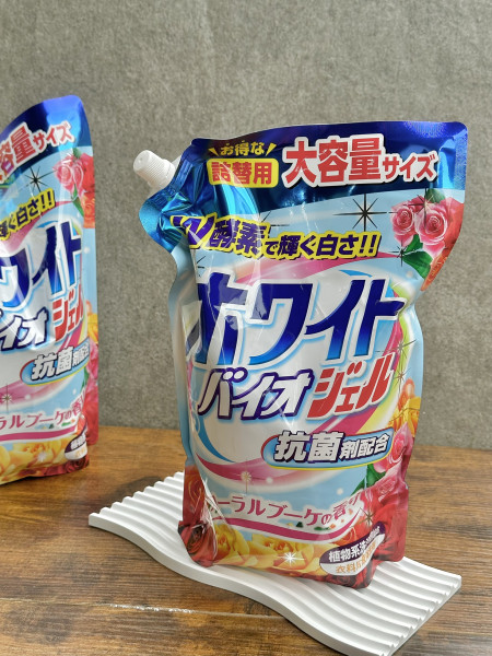 Nước giặt diệt khuẩn hương hoa thơm mát Nihon 1,8kg
