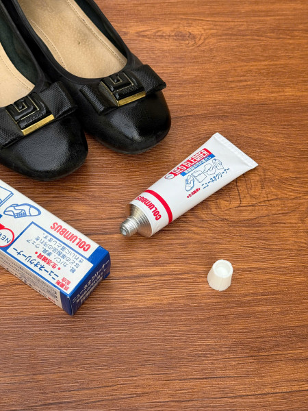 Kem tẩy vết bẩn chuyên dụng cho đồ da Colombus Neo Cleaner 60gr