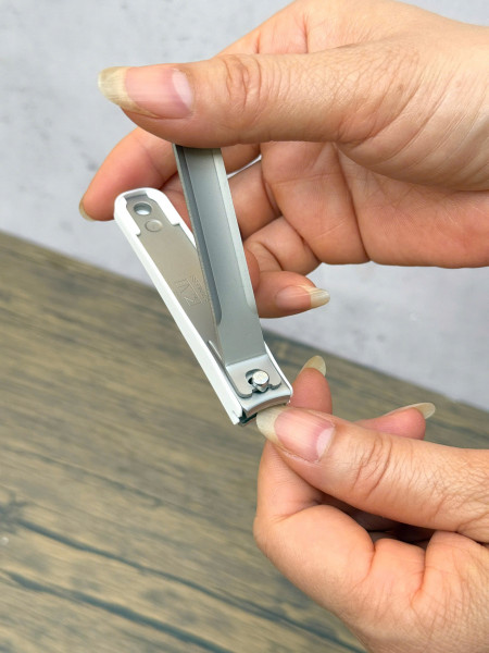 Bấm móng tay inox Daisi KAI