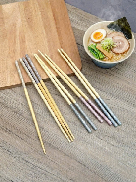 Set 5 đôi đũa tre màu sắc Hayashi (họa tiết lá)