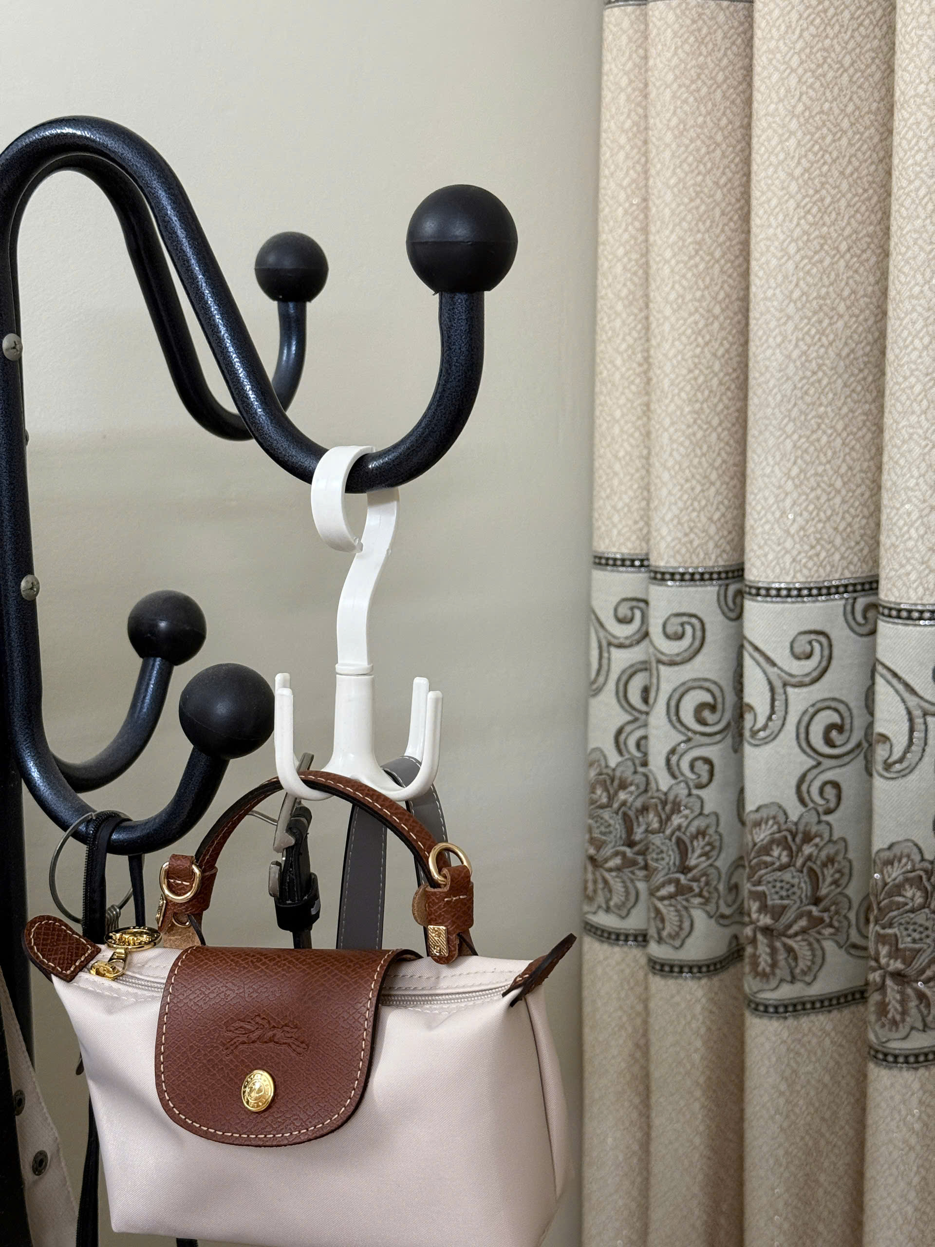 Móc treo đồ tiện lợi xoay 360 độ Seiwa Pro - loại 4 móc