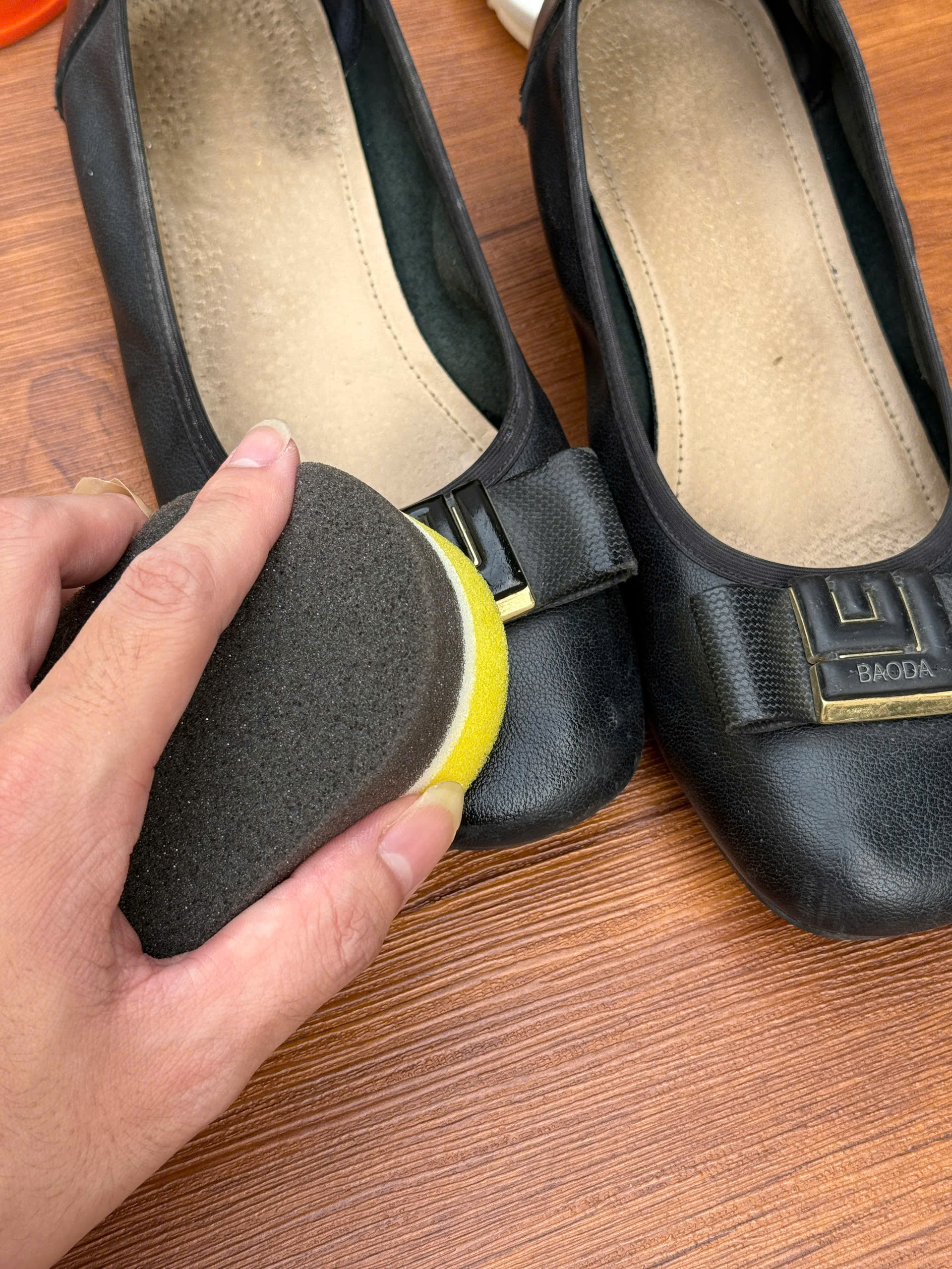 Miếng bọt biển đánh giày da cao cấp Columbus Double Shine (sử dụng cả 2 mặt)